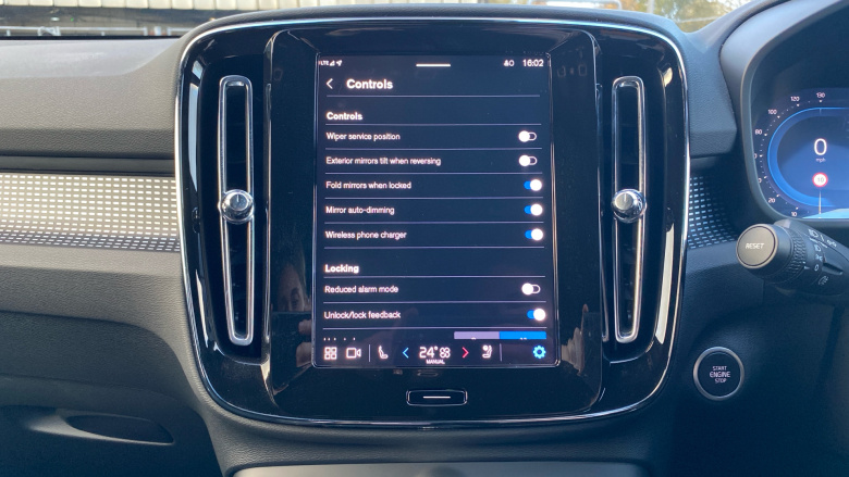 Volvo XC40 2.0 B4P Plus Dark 5dr Auto Petrol Estate